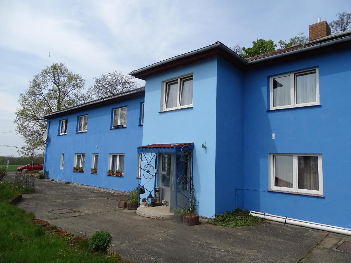 فندق Bastorfفي  Gasthof Blaues Haus المظهر الخارجي الصورة