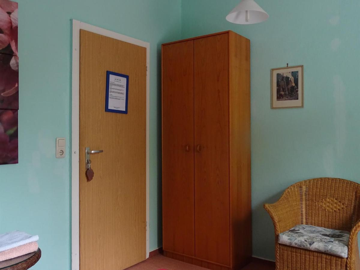 فندق Bastorfفي  Gasthof Blaues Haus الغرفة الصورة